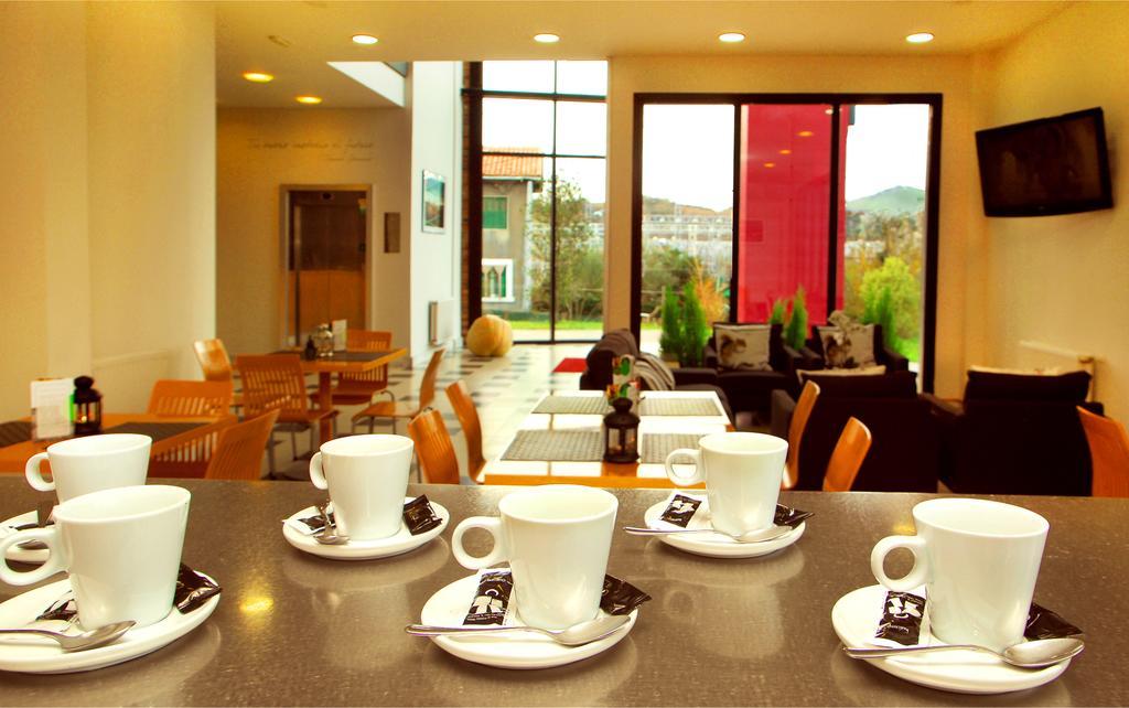 Hotel Txintxua Hernani Bagian luar foto